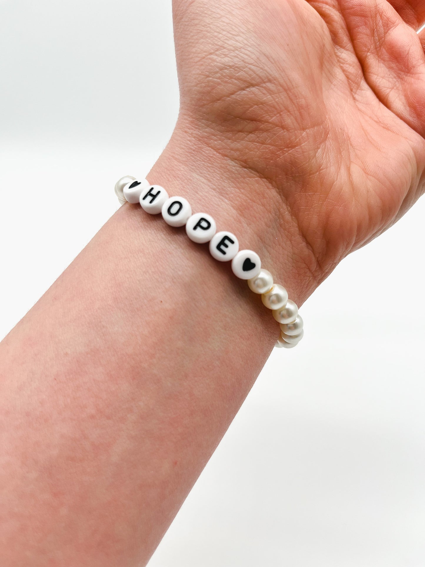 One World | Perlenarmband - Empovver