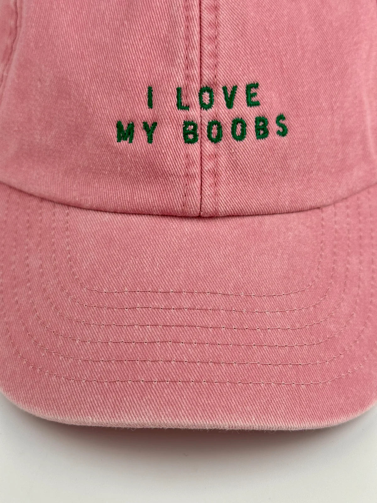 I love my boobs | Cap